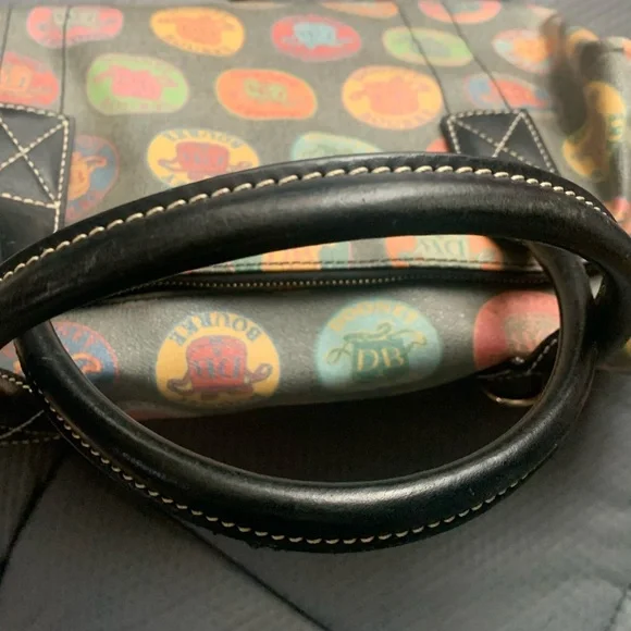 Dooney & Bourke Medallion Print Large Satchel. - Picture 4 of 9